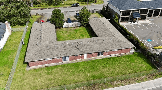 Single-Story, U-shaped 8-unit Apartment Courtyard Complex — photo 4