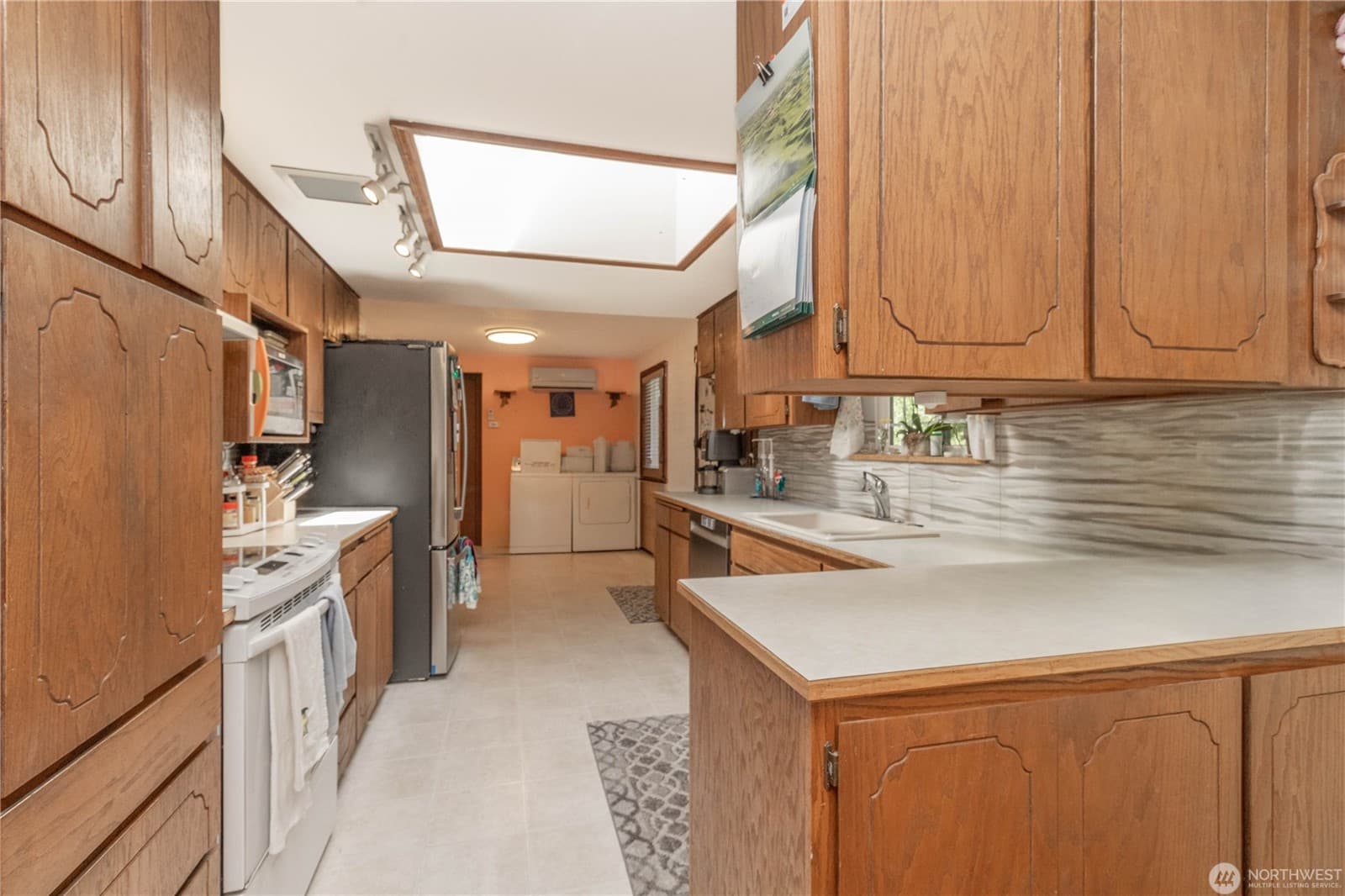 MLS# 2551170 - Single Residential Home, 6BD, 2.75Bath in Bothell — photo 3