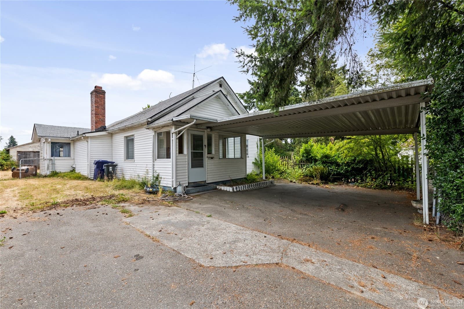 MLS# 2138021 - 3BD, 1Bth Single Home