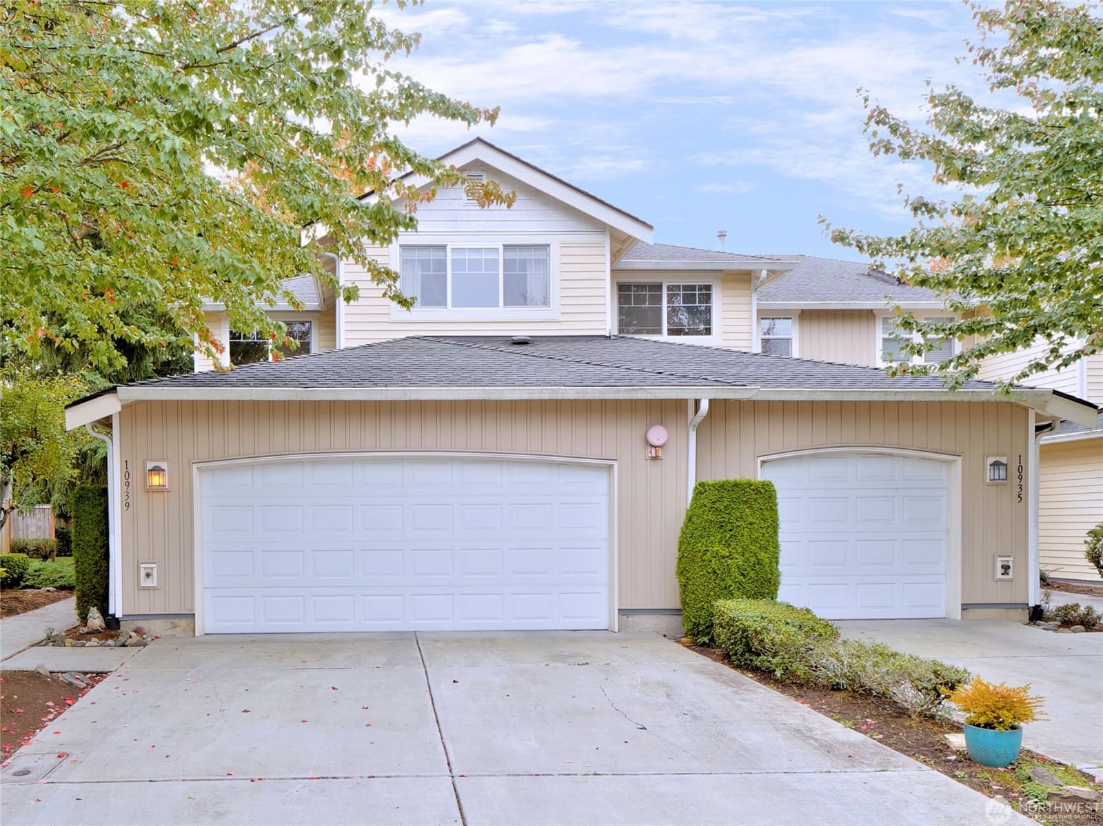 MLS## 2301595 - Residential Townhouse in Renton